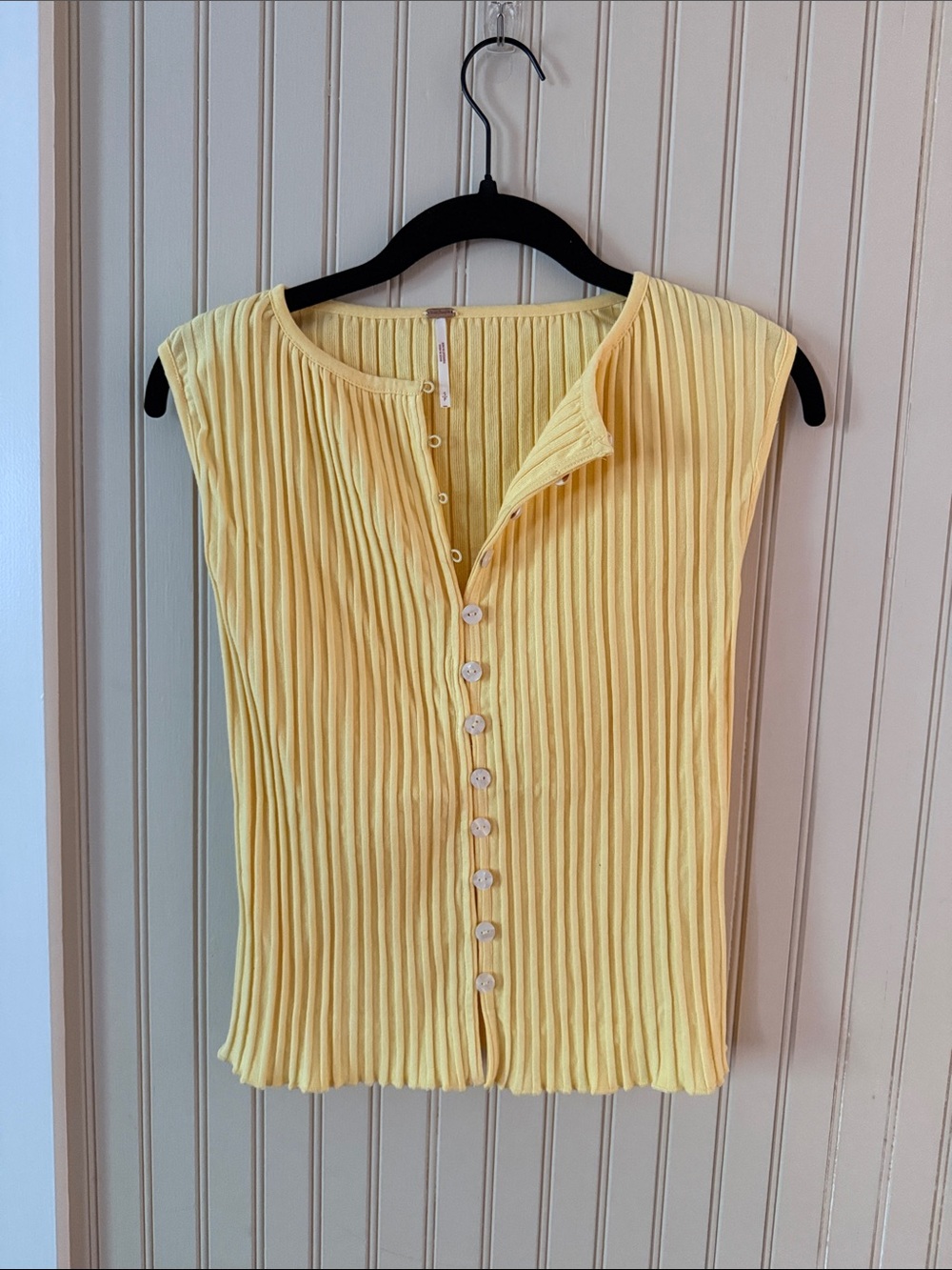 NWOT Free people Yellow Sleeveless Ribbed Button-Front Top